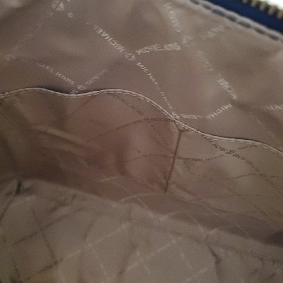 Michael Kors purse - Picture 8 of 8